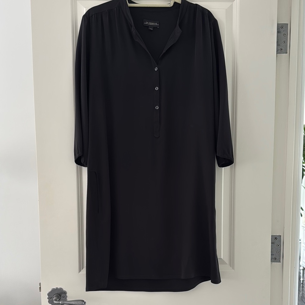 Black Buttoned V-Neck Black Dress